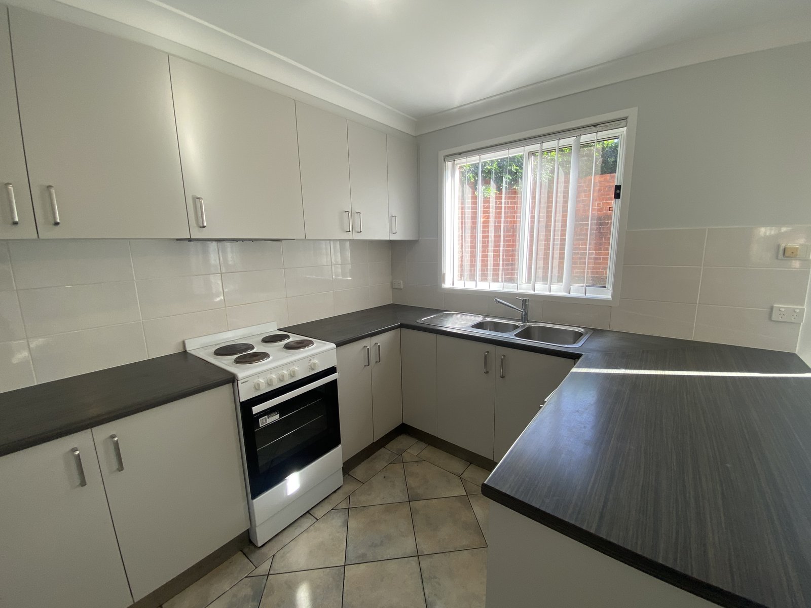 1/52 Nagle Street LIVERPOOL 4