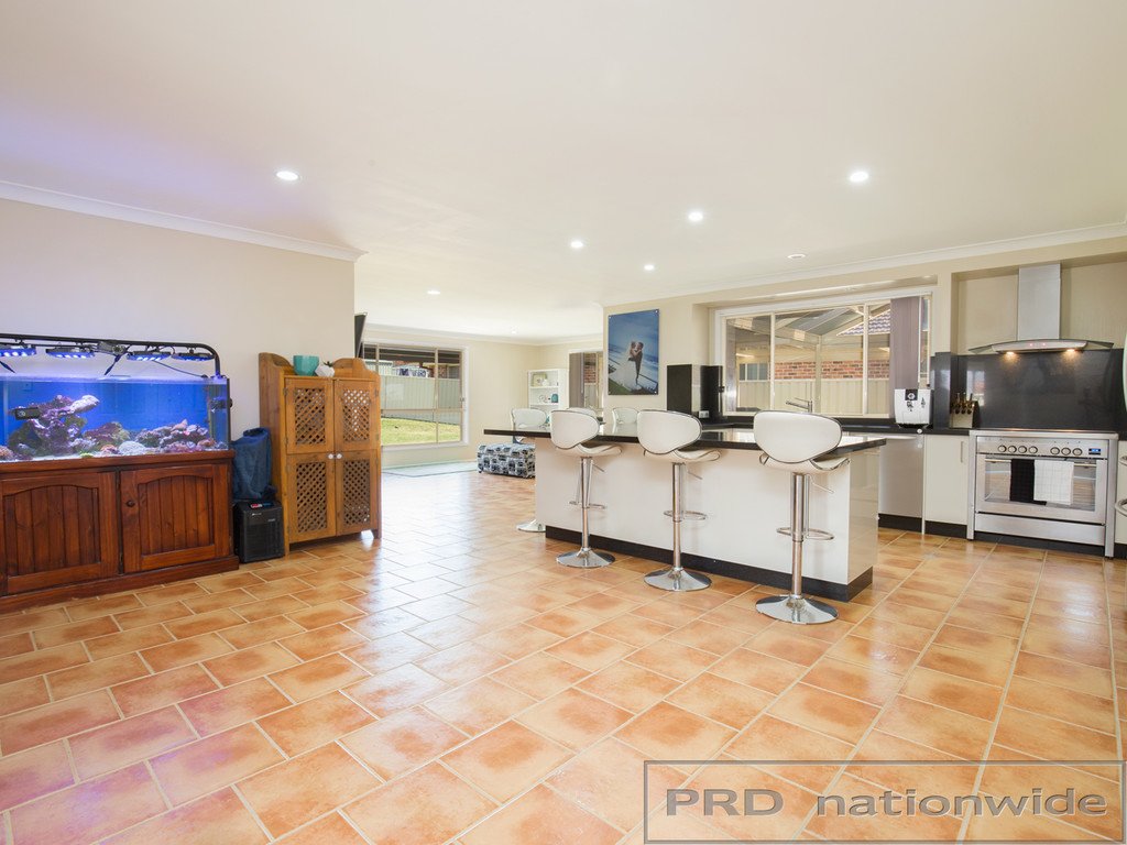 152 Somerset Drive THORNTON 4