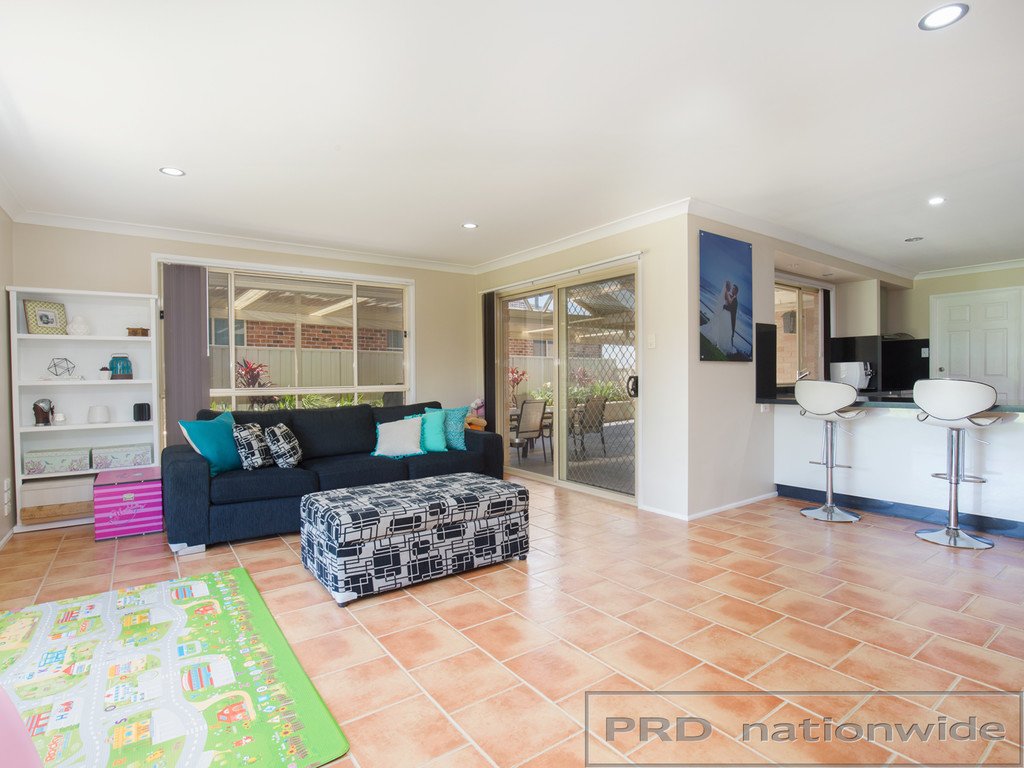 152 Somerset Drive THORNTON 9