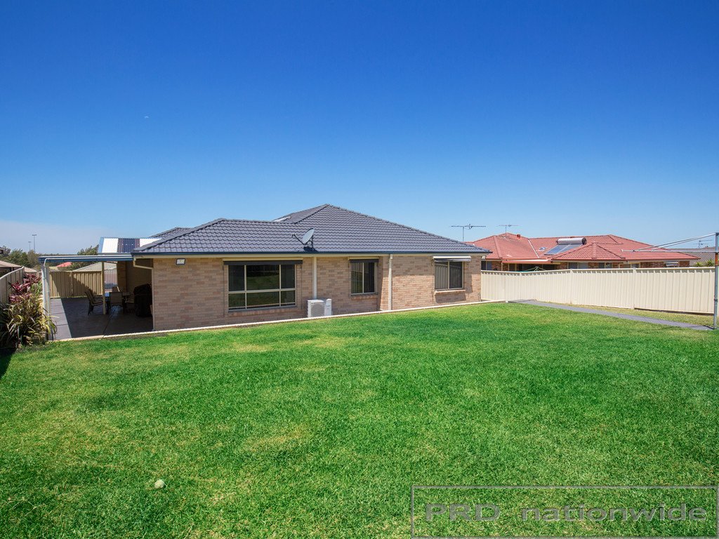 152 Somerset Drive THORNTON 12