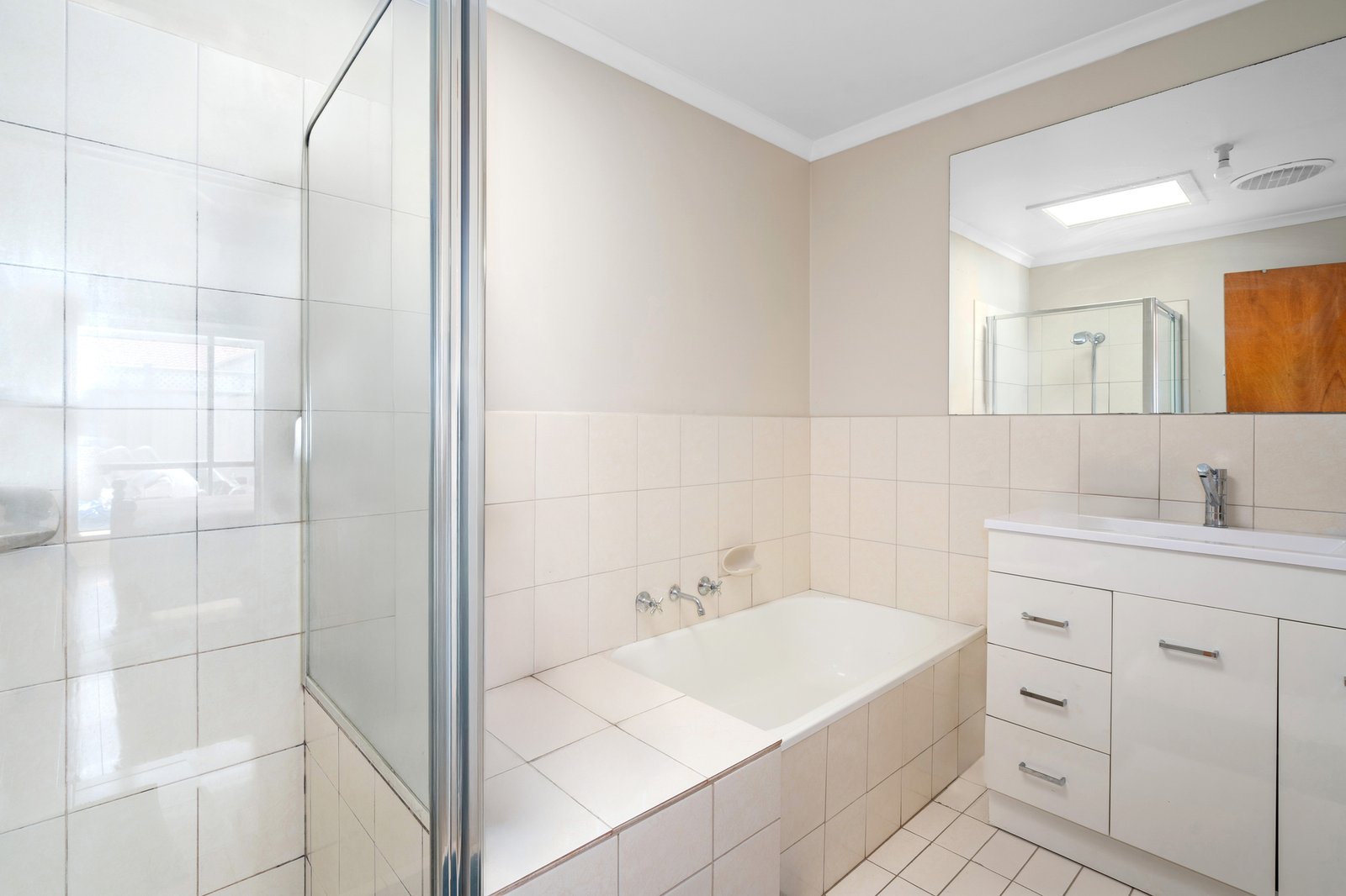 Real Estate and Property in 152 Victoria Drive, Thomastown, VIC