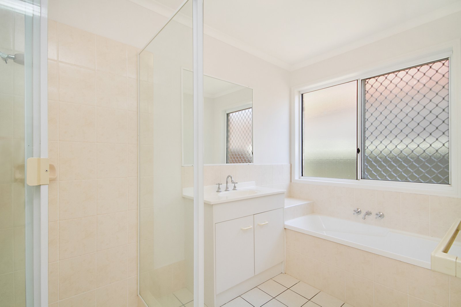 15/2 Vintage Lakes Drive TWEED HEADS SOUTH 8