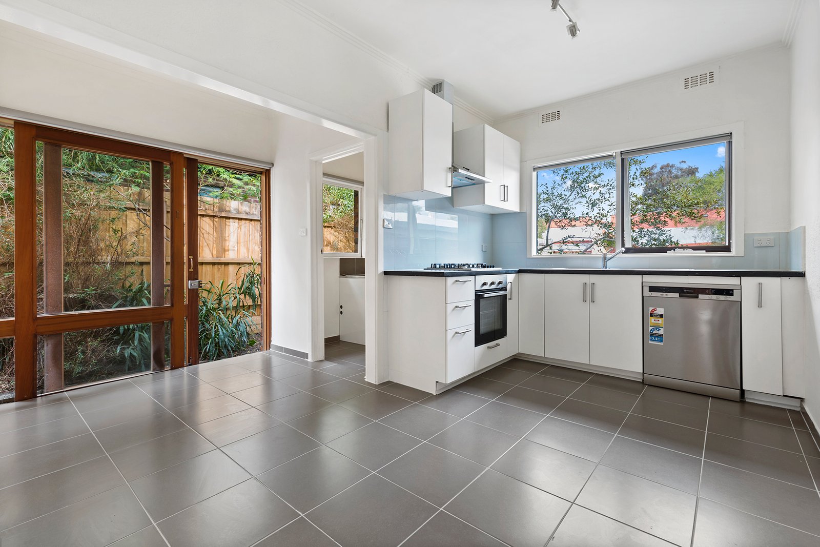 Gallery: 152 Wickham Street
