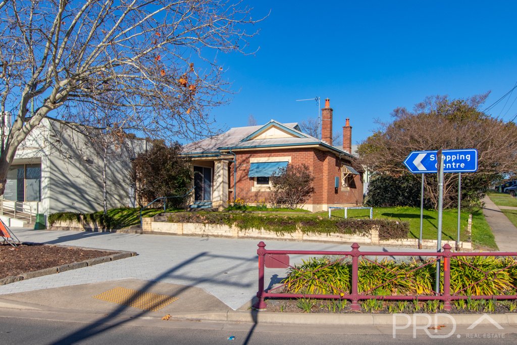 152 Wynyard Street TUMUT 12