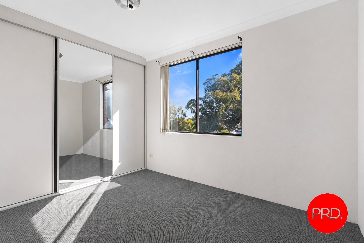 15/20 Martin Place MORTDALE 3