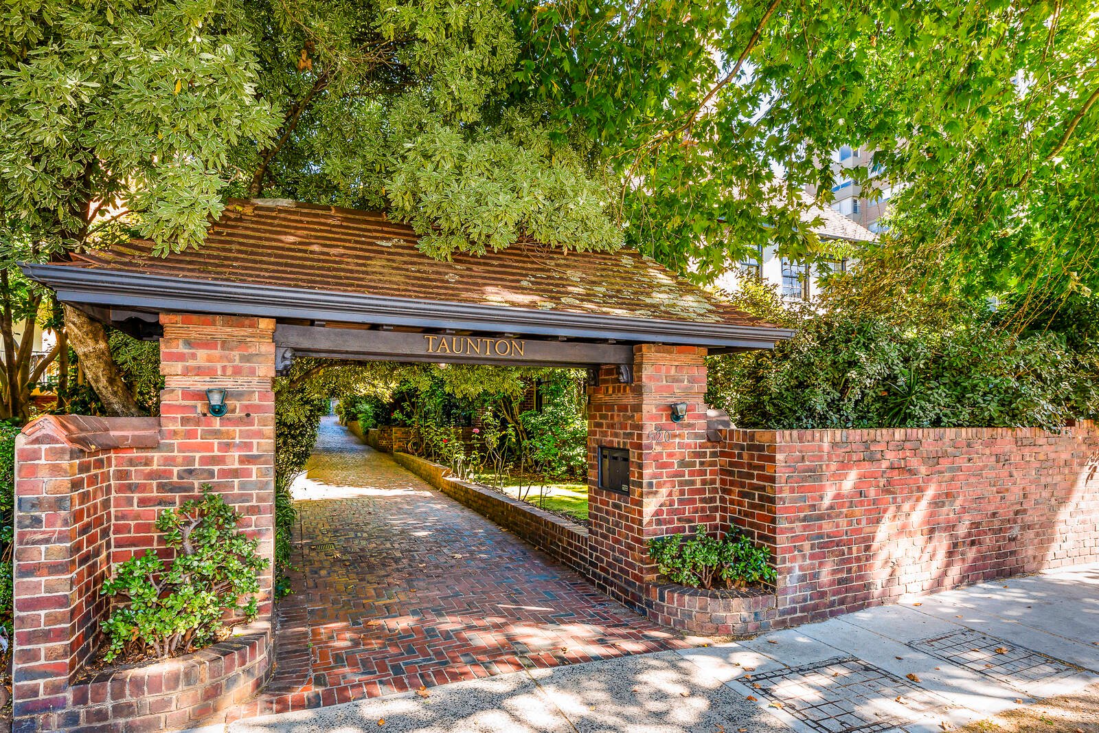 Real Estate and Property in 1/520 Toorak Road, Toorak, VIC