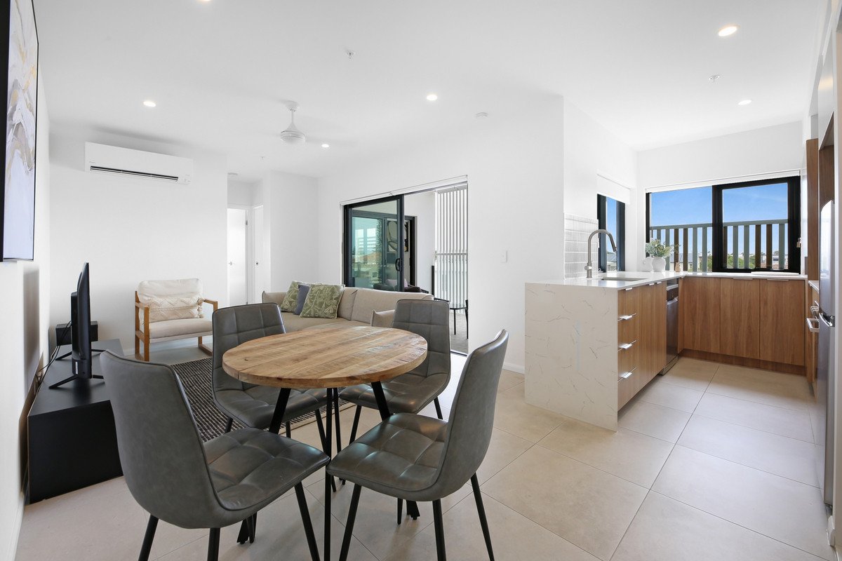 15/2044 Gold Coast Highway Miami 4
