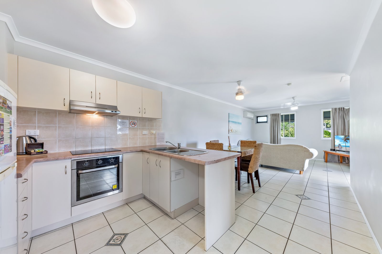15/22 Airlie Crescent AIRLIE BEACH 3