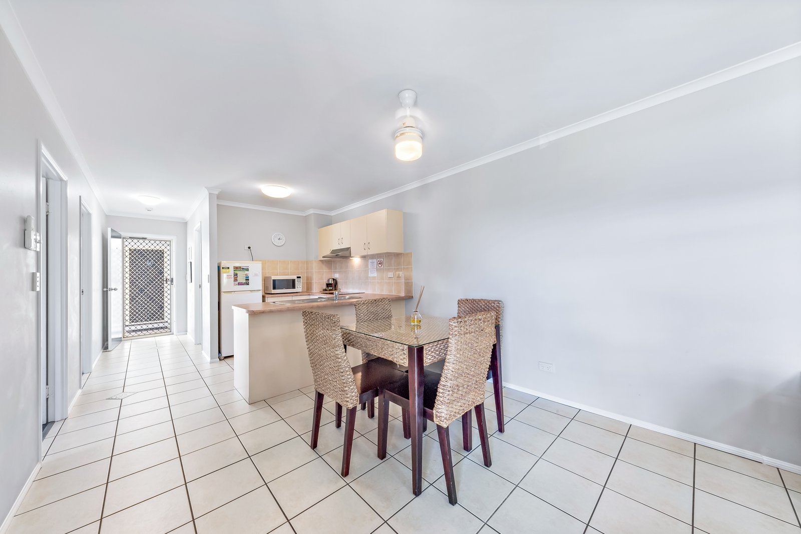 15/22 Airlie Crescent AIRLIE BEACH 7