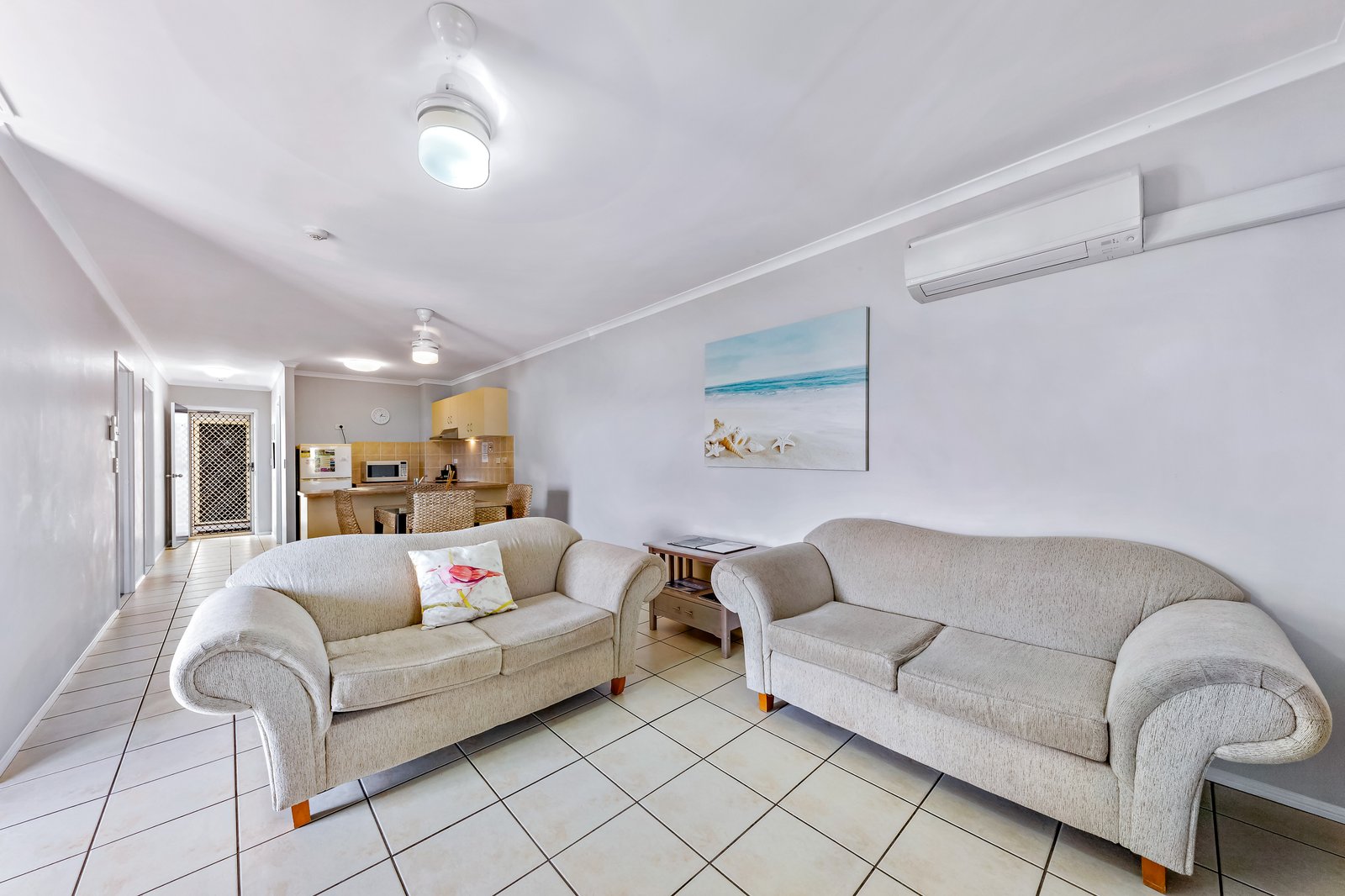 15/22 Airlie Crescent AIRLIE BEACH 8
