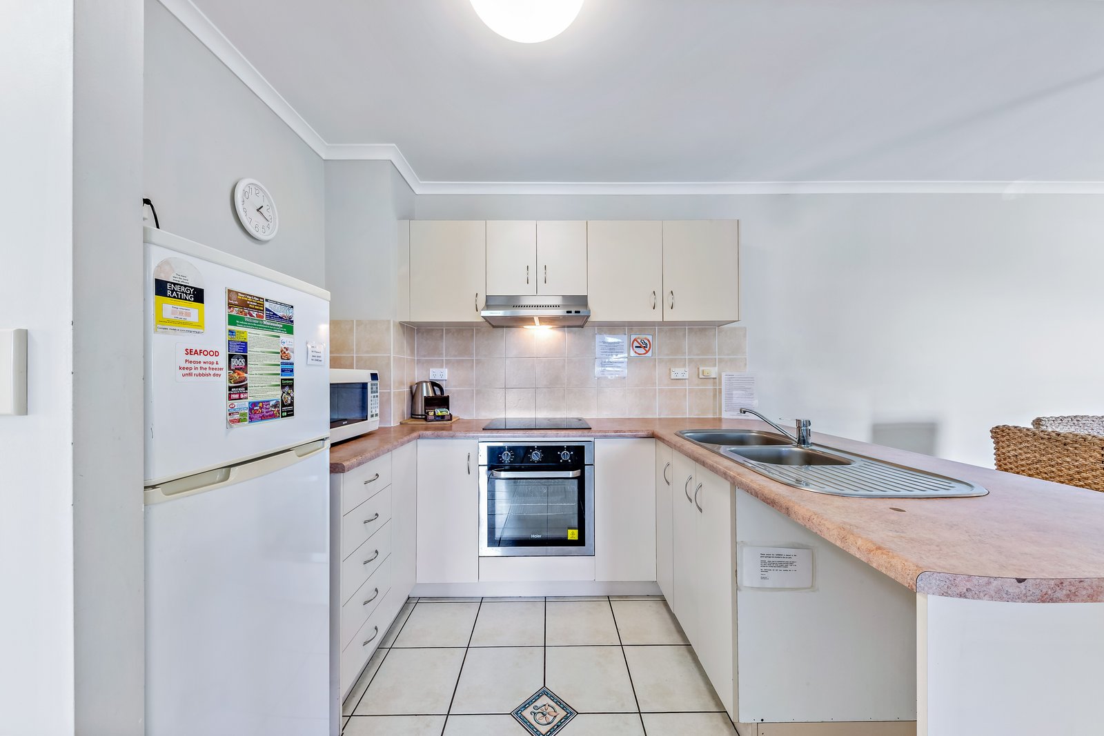 15/22 Airlie Crescent AIRLIE BEACH 11