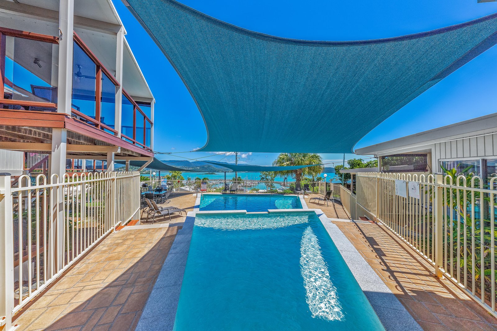 15/22 Airlie Crescent AIRLIE BEACH 14