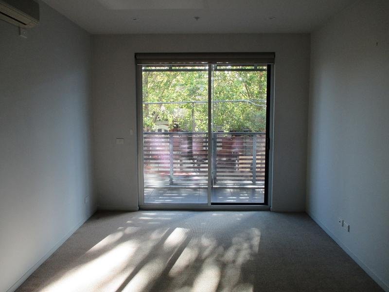 Gallery: 15/220 Barkly Street