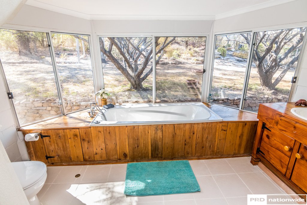 1524 New England Gully  MOONBI 12