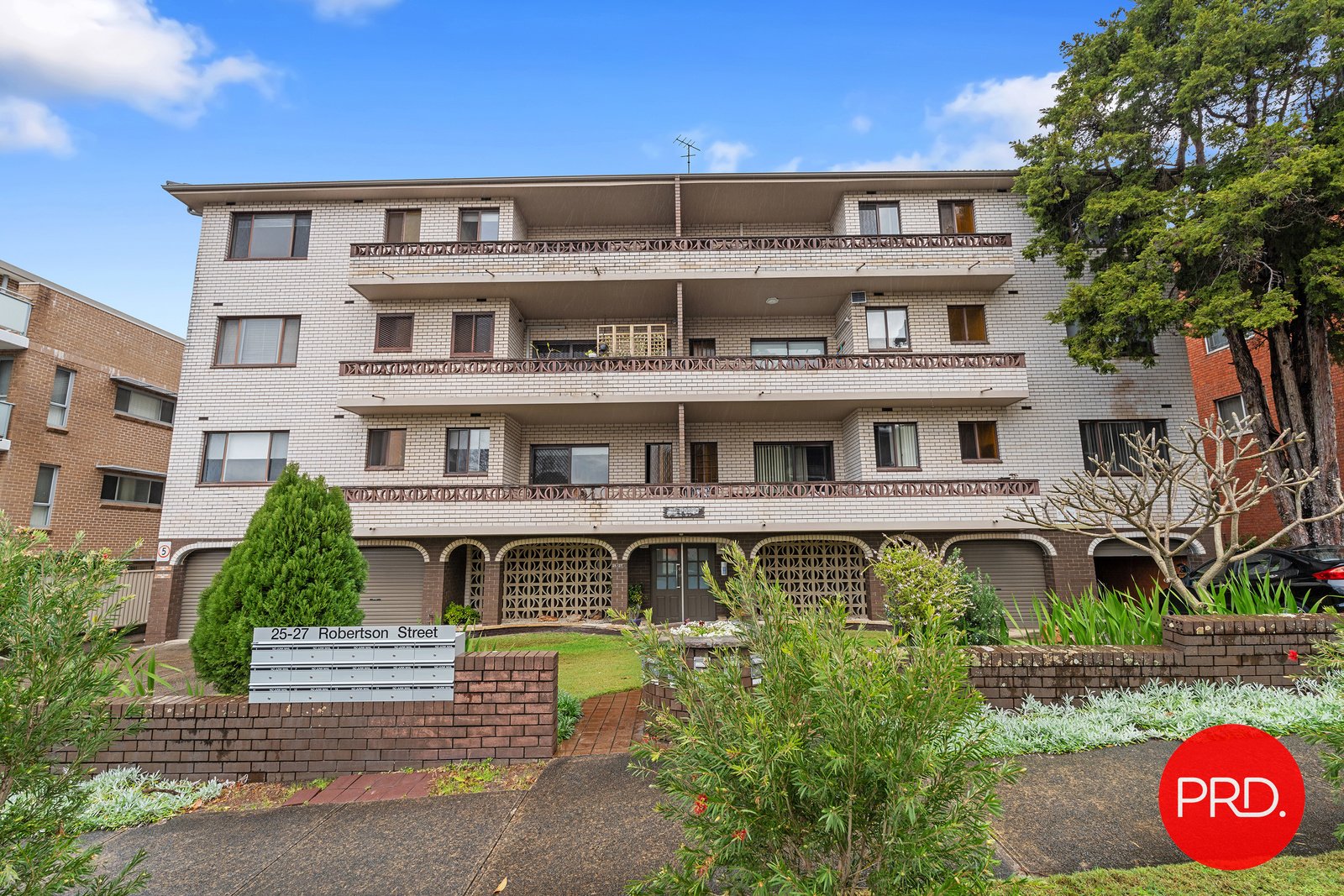 15/25-27 Robertson Street KOGARAH 1