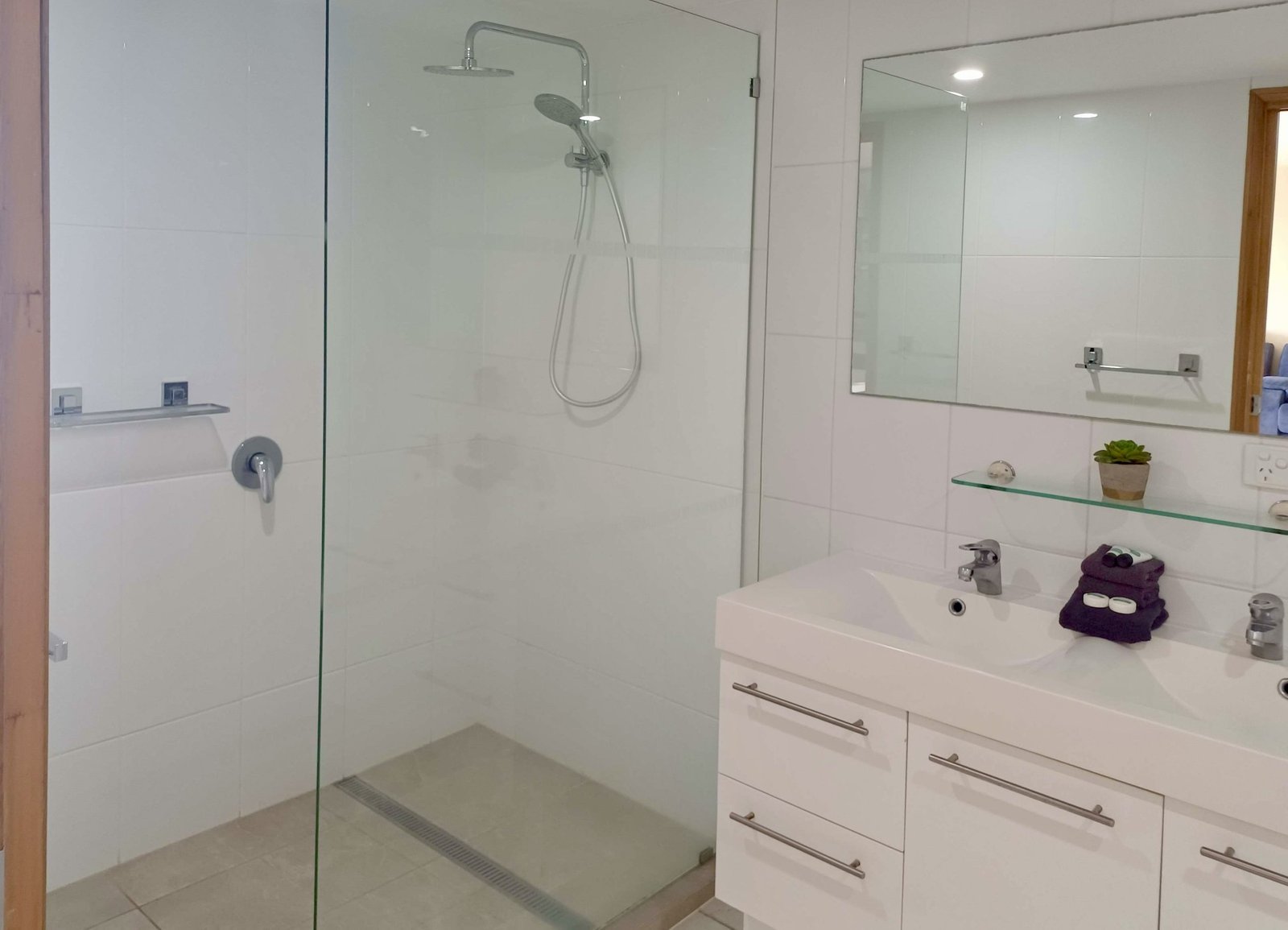 152/6 Eshelby Drive CANNONVALE 10