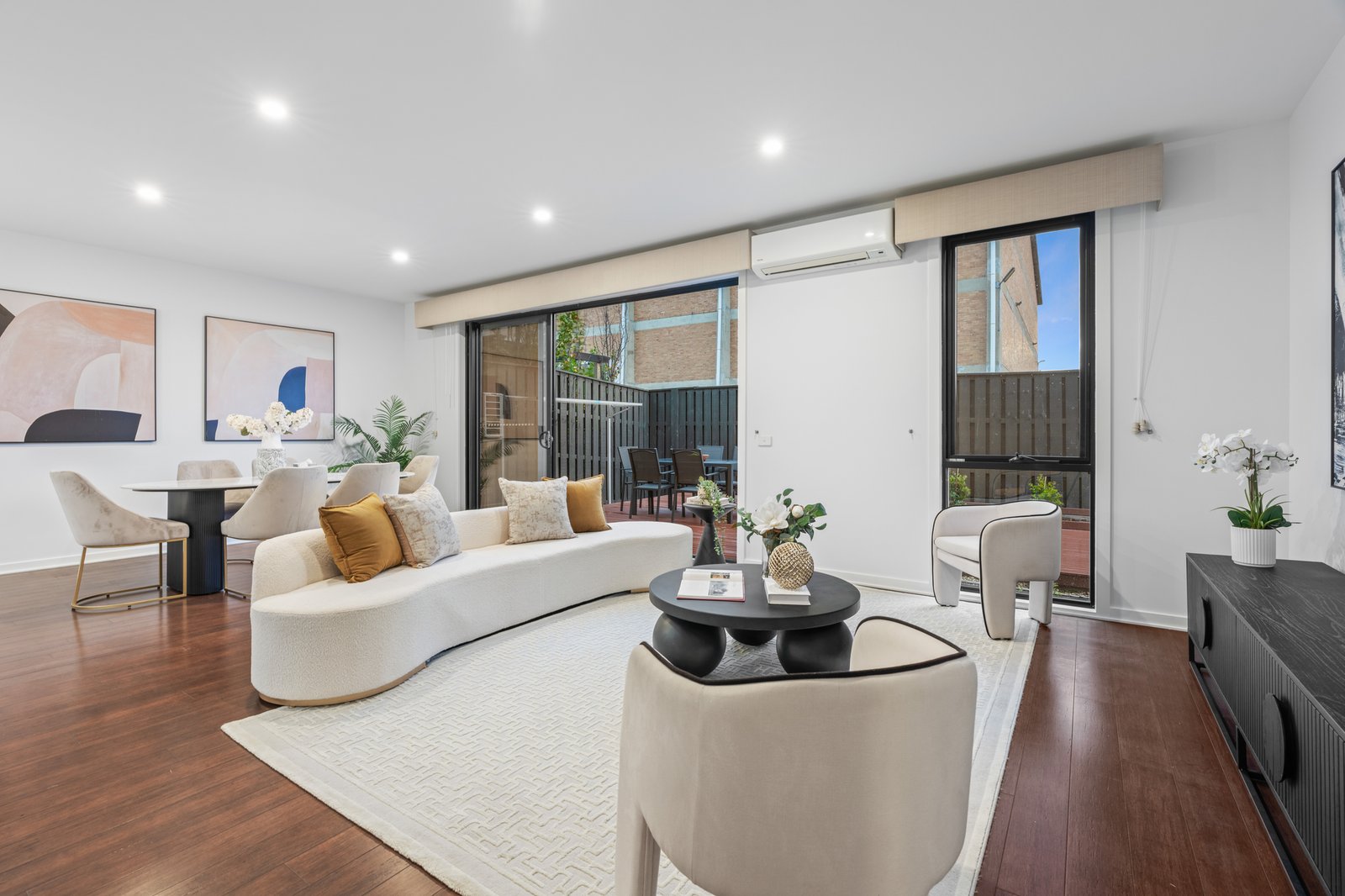 Gallery: 15/27 Dromana Avenue