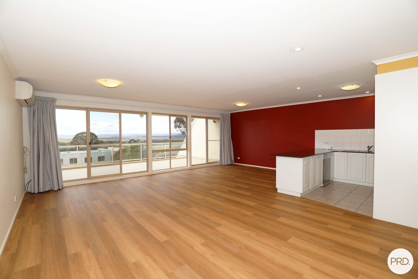 15/27 Leahy Close NARRABUNDAH 2