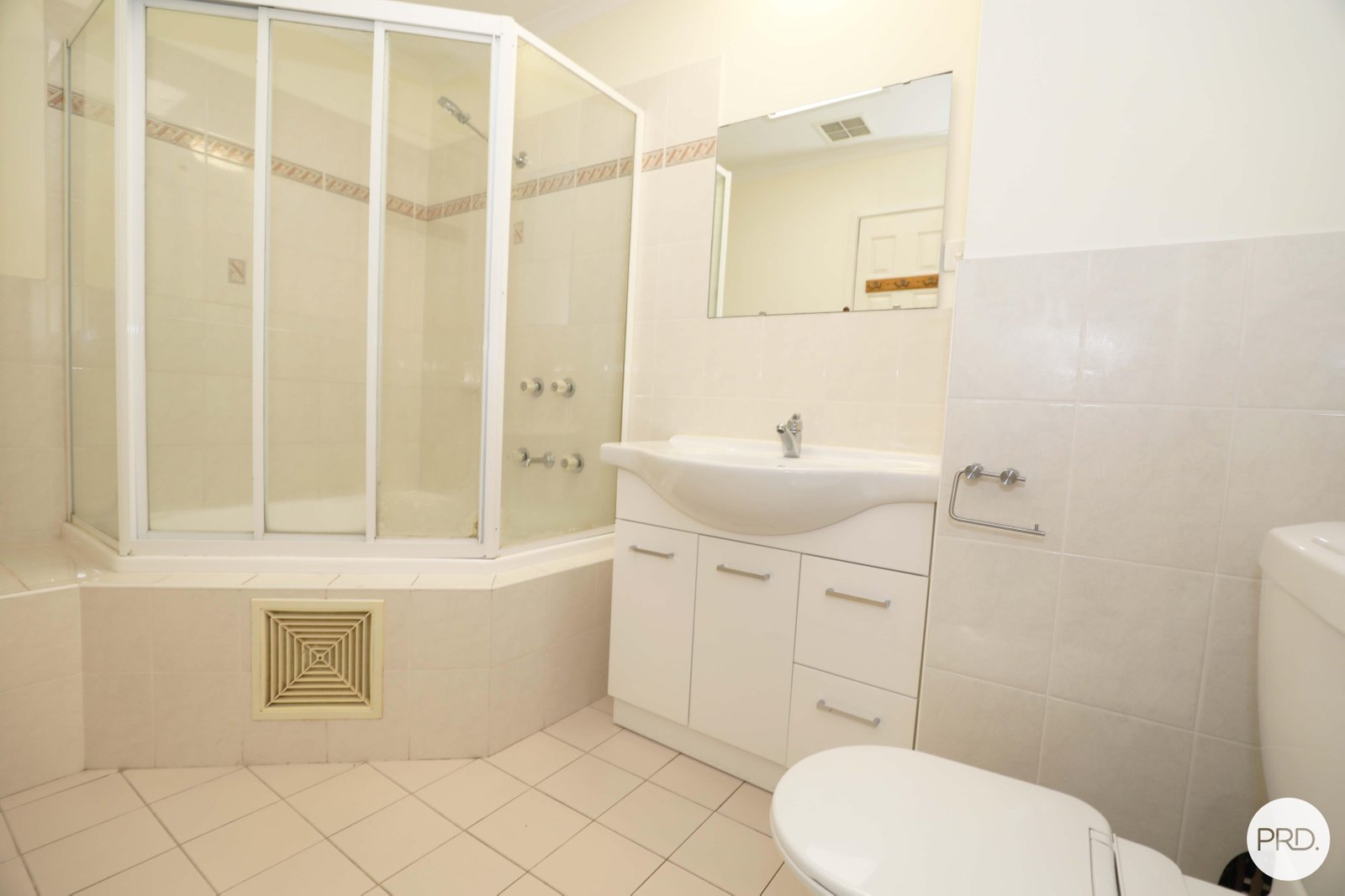 15/27 Leahy Close NARRABUNDAH 6