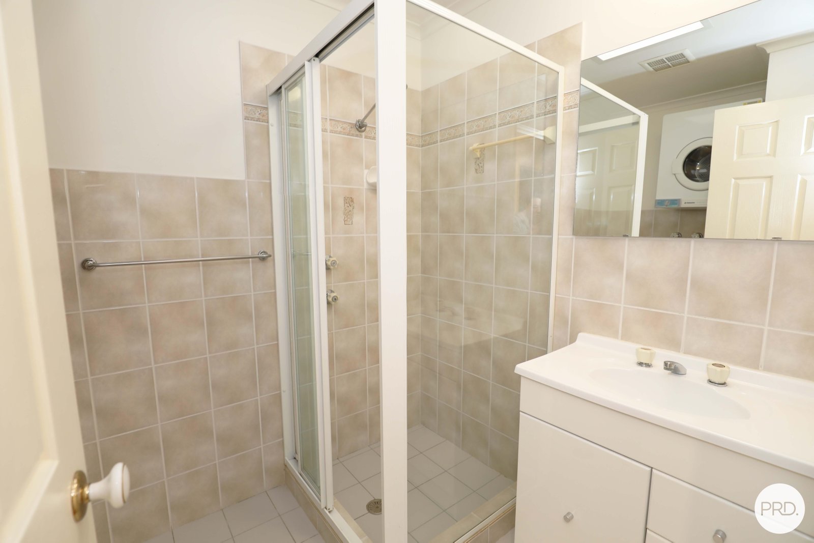 15/27 Leahy Close NARRABUNDAH 7