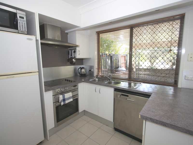 15/28-32 Golden Palms Court ASHMORE 4