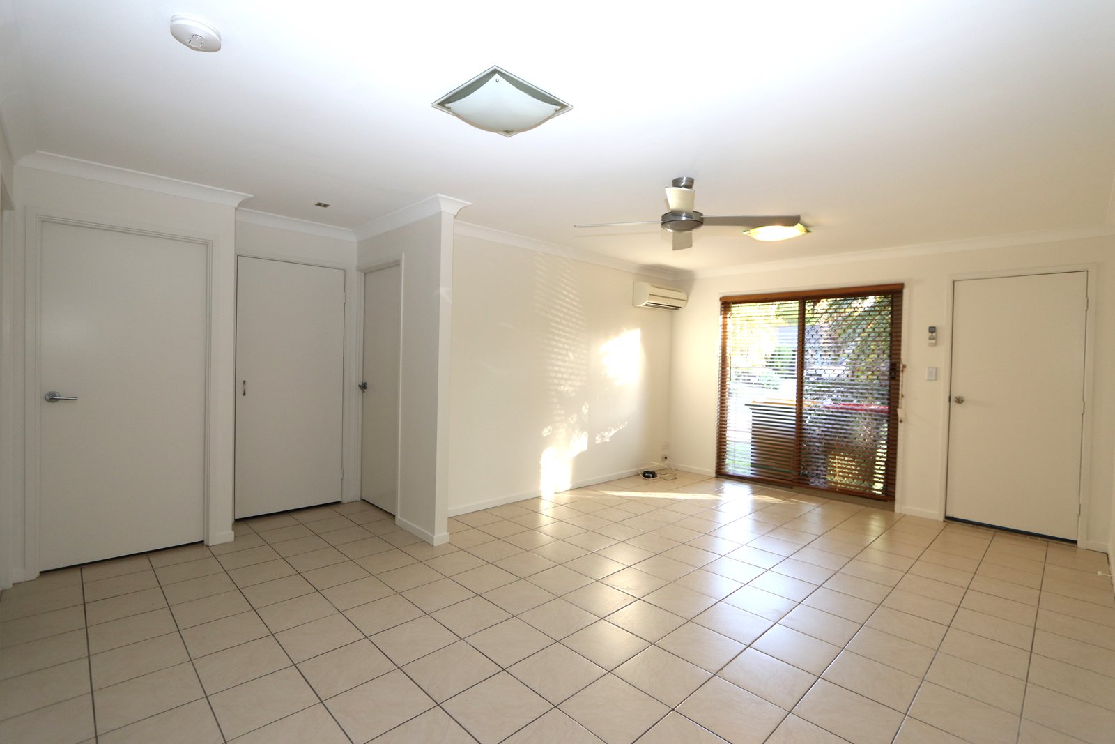 15/28 Golden Palms Court ASHMORE 3