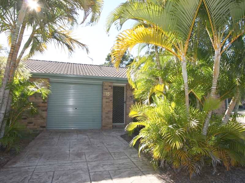 15/28 Golden Palms Court ASHMORE 6