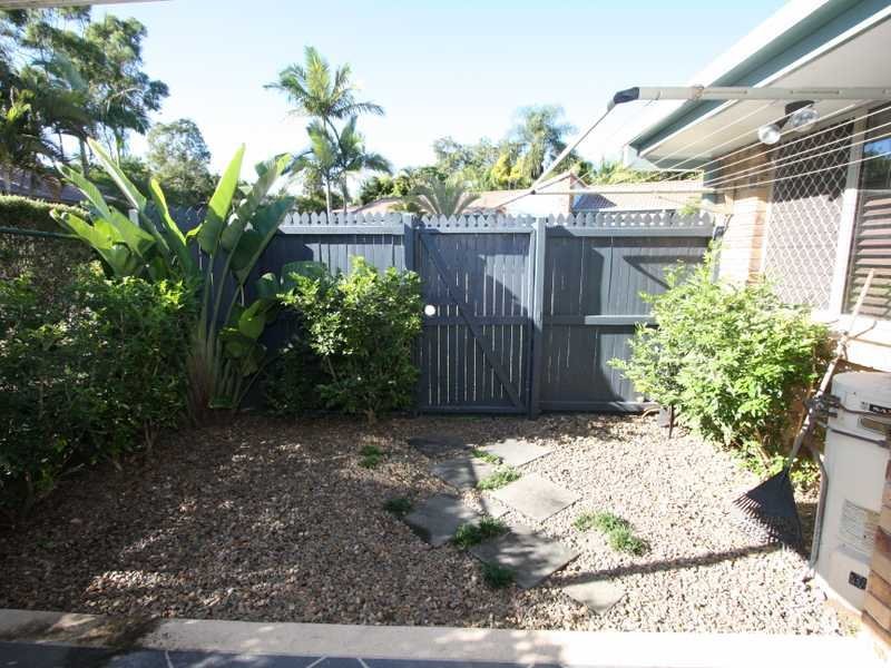 15/28 Golden Palms Court ASHMORE 6