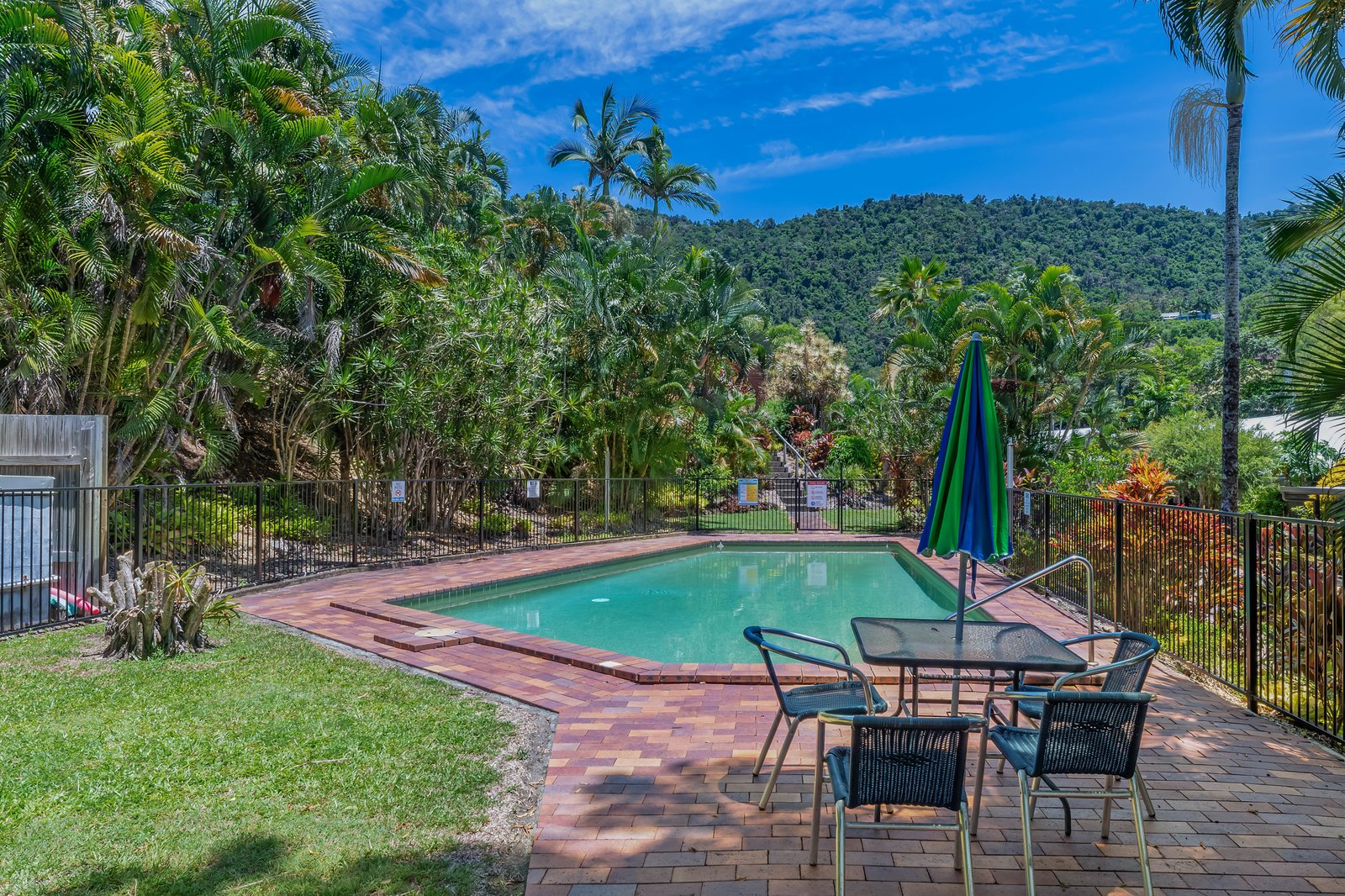 15/28 Island Drive CANNONVALE 10