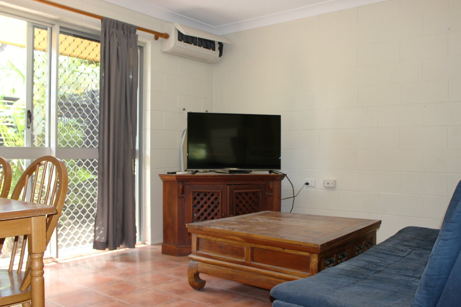 15/28 Island Drive CANNONVALE 2