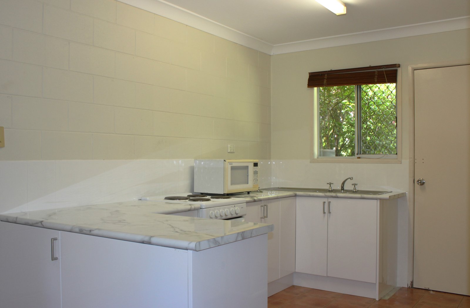 15/28 Island Drive CANNONVALE 3