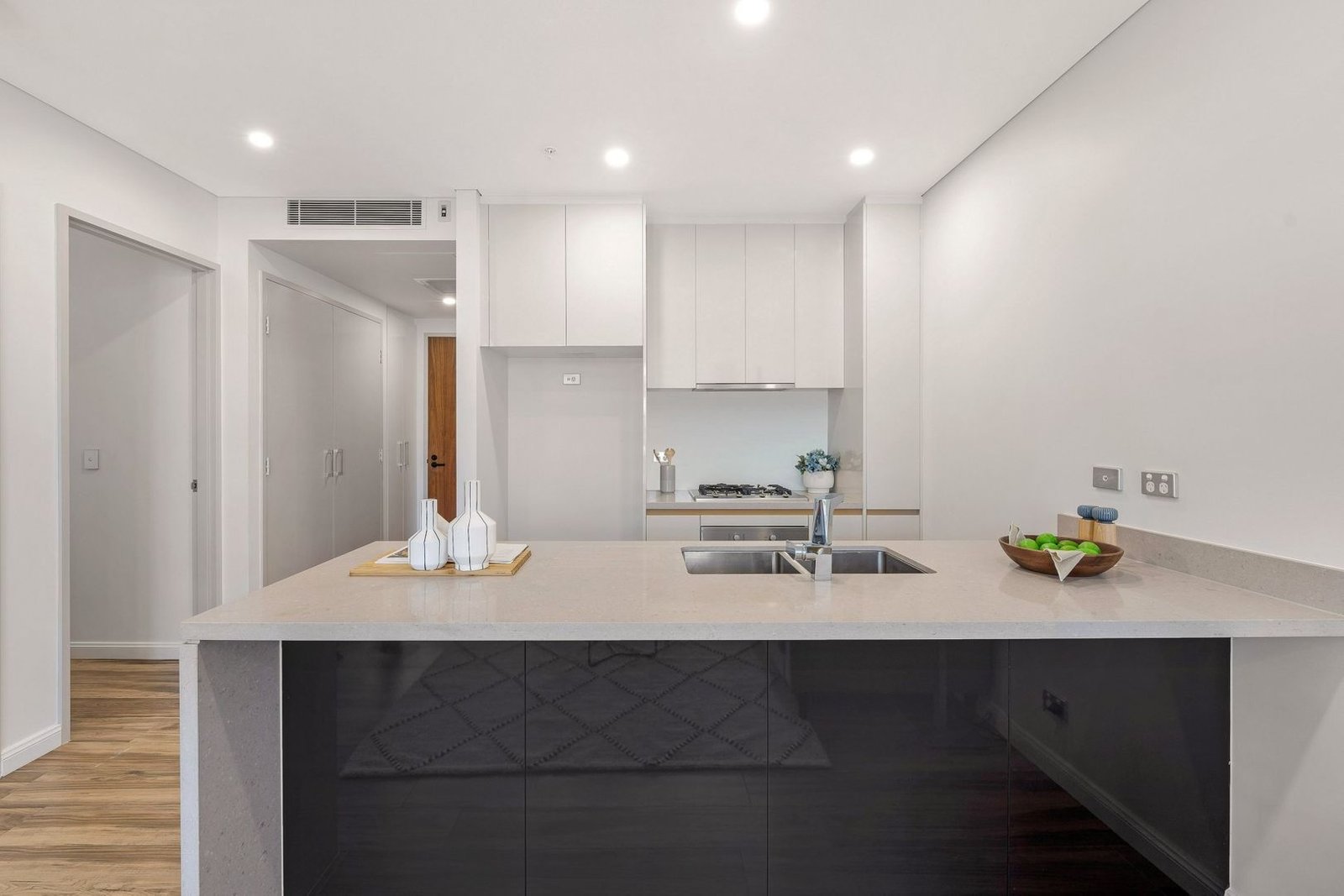1528/13 Oscar Place EASTGARDENS 5