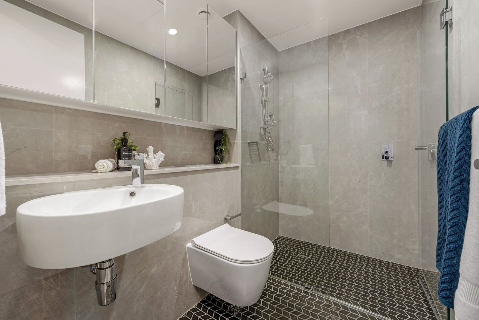 1528/13 Oscar Place EASTGARDENS 8