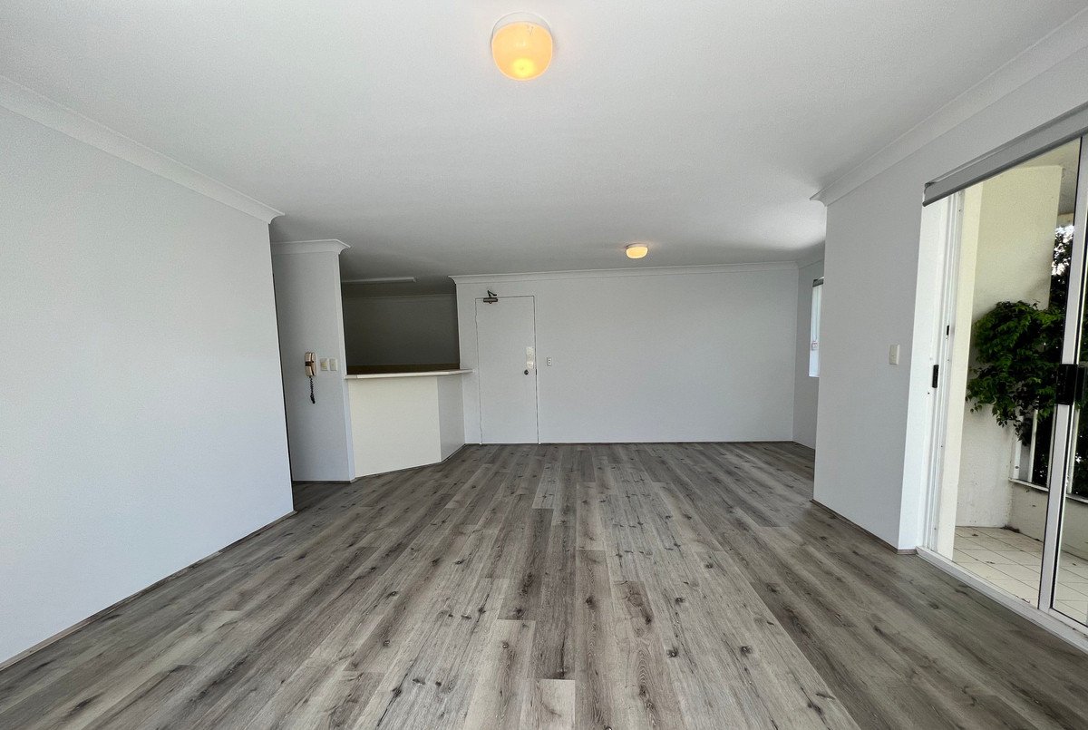 15/29 Burleigh Street Burleigh Heads 9