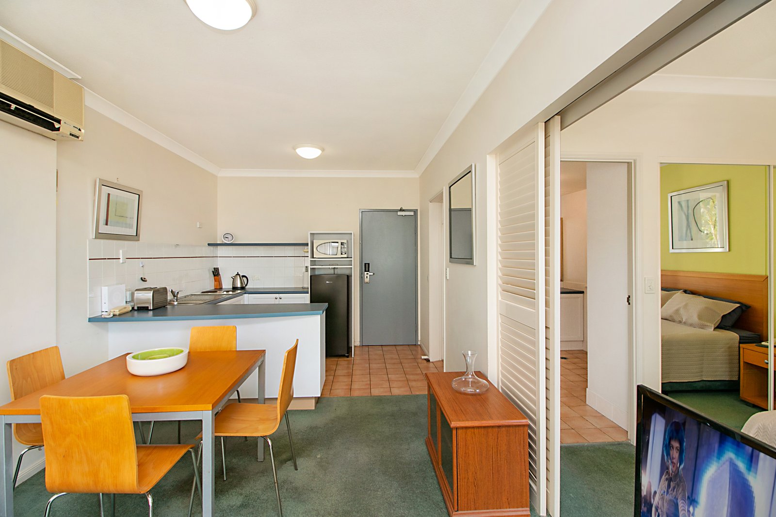 152/99 Griffith Street COOLANGATTA 5