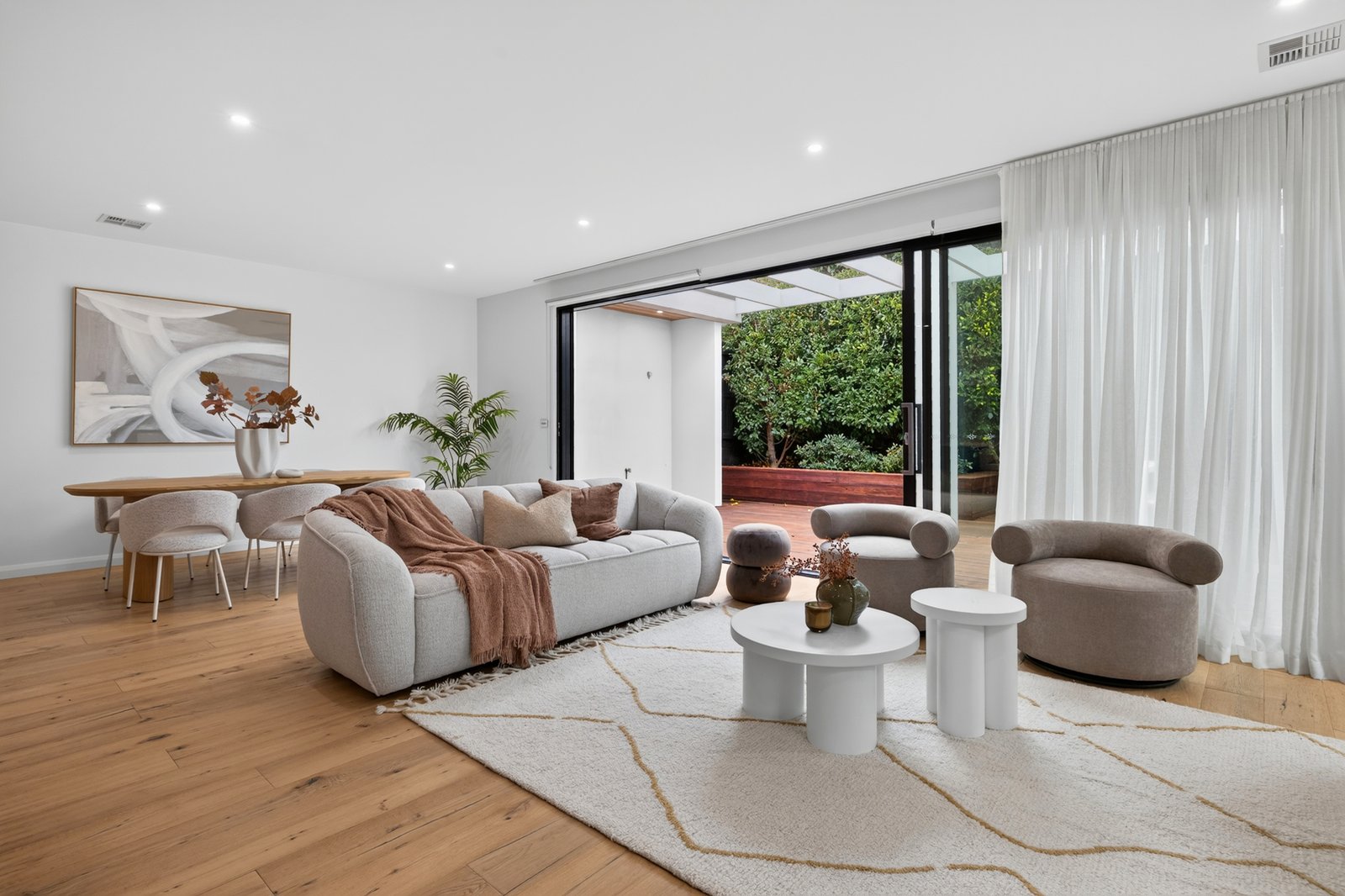 Gallery: 152A Charman Road