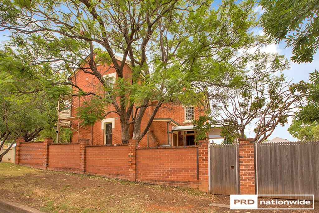 153 Carthage Street TAMWORTH 5