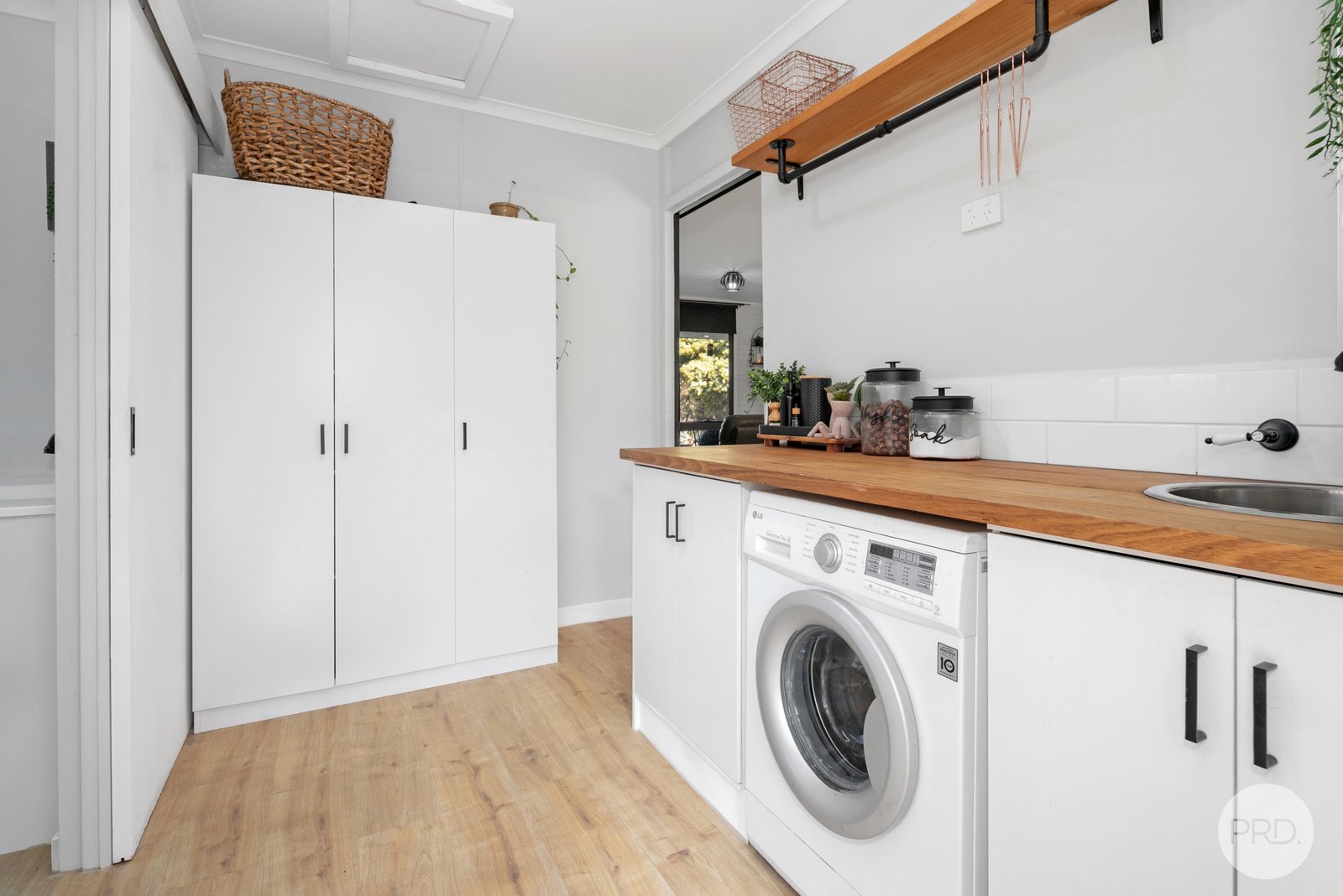 153 Gladstone Street LEXTON 12