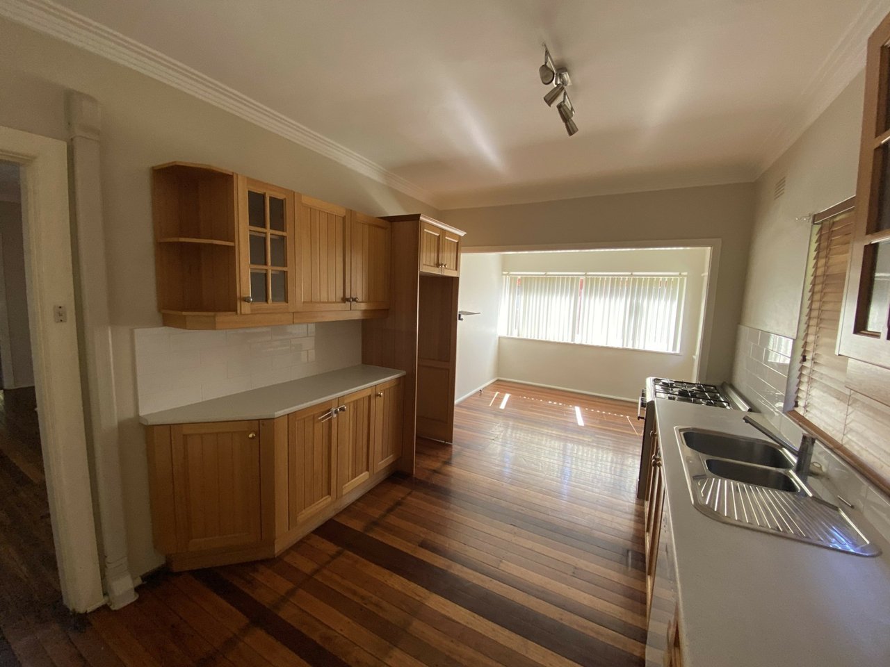 153 Little Warrendine Street ORANGE 4