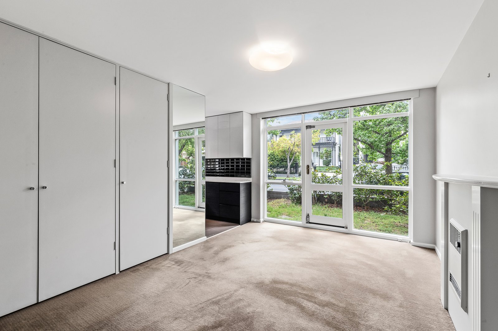 Gallery: 1/53 Millswyn Street