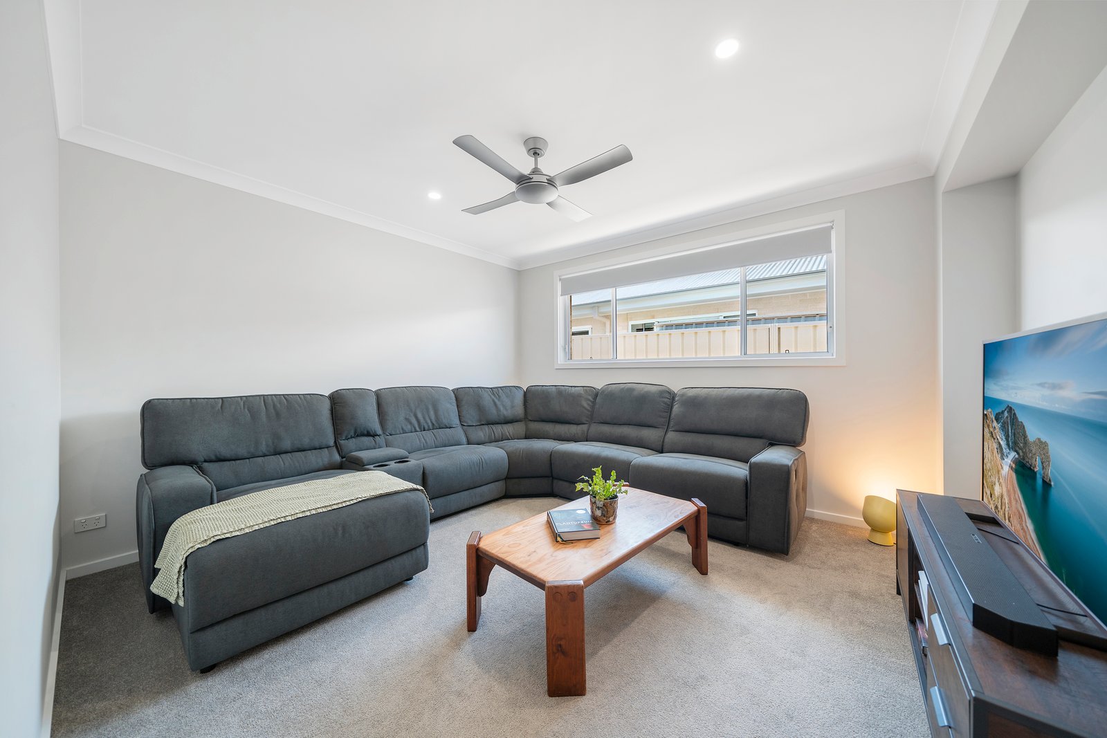 153 Scarborough Way DUNBOGAN 3