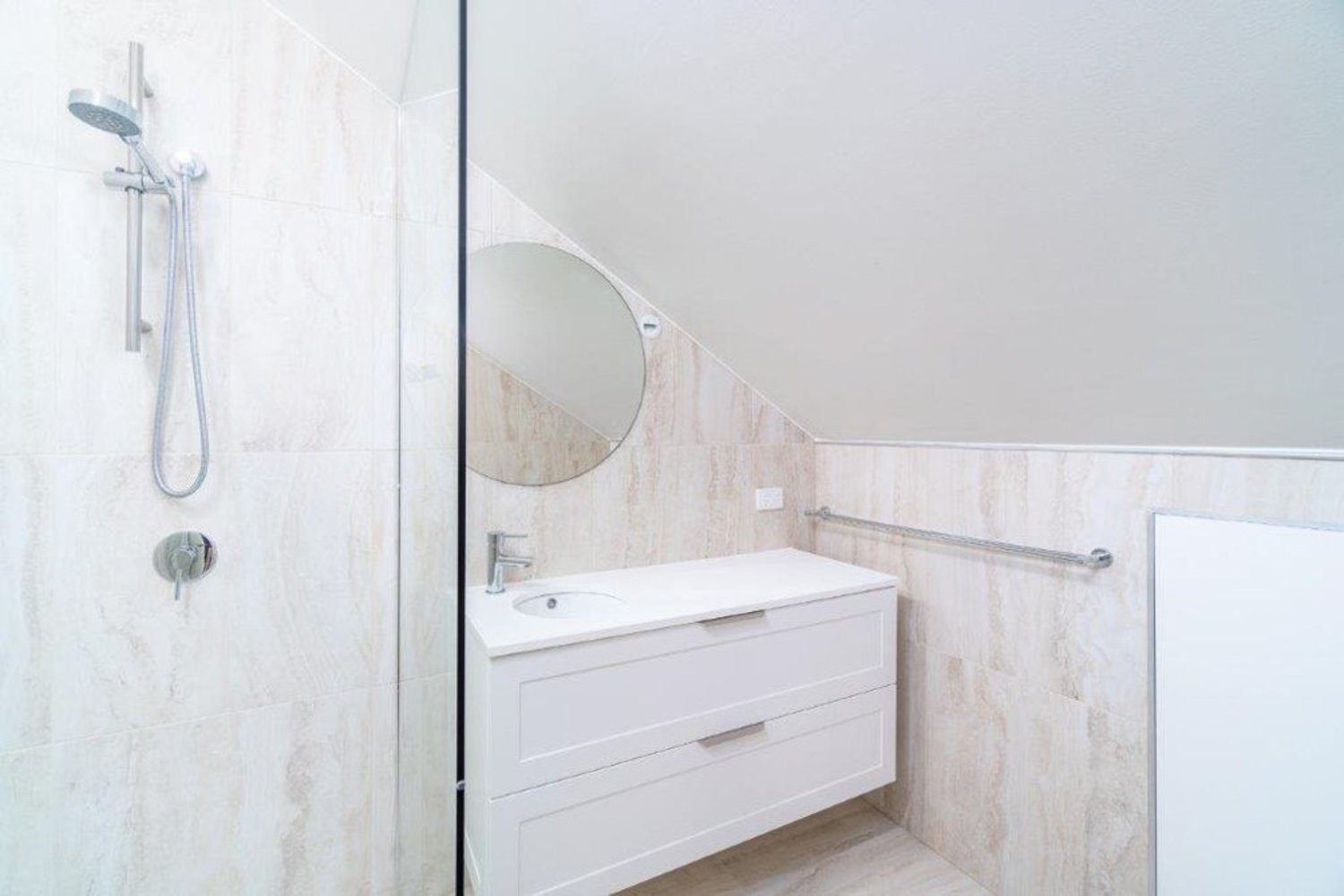 153 Swan Street MORPETH 16