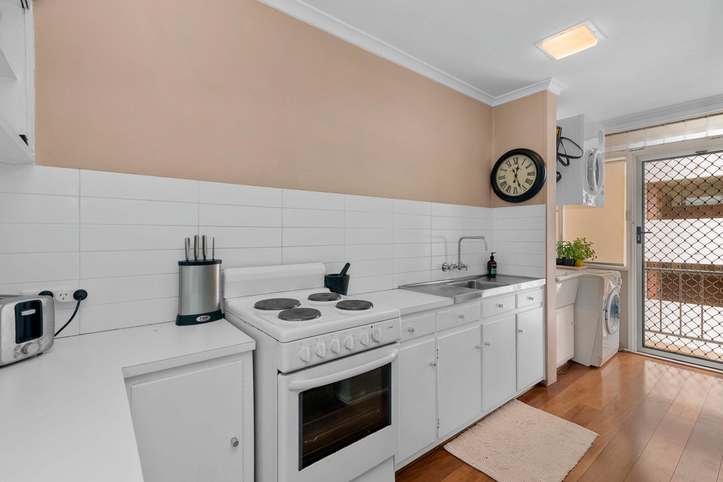 15/30 Powell Crescent COOLANGATTA 3