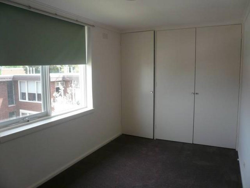 Gallery: 15/329 Orrong Road