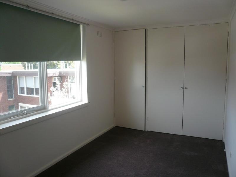 Gallery: 15/329 Orrong Road