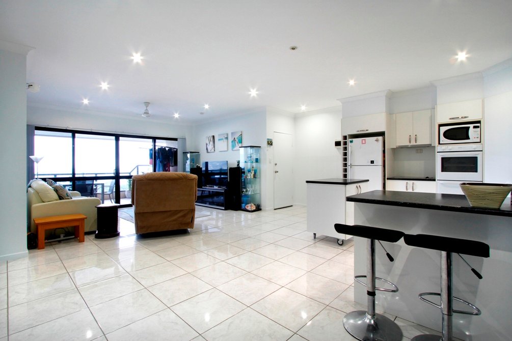 153/6 Eshelby Drive CANNONVALE 7