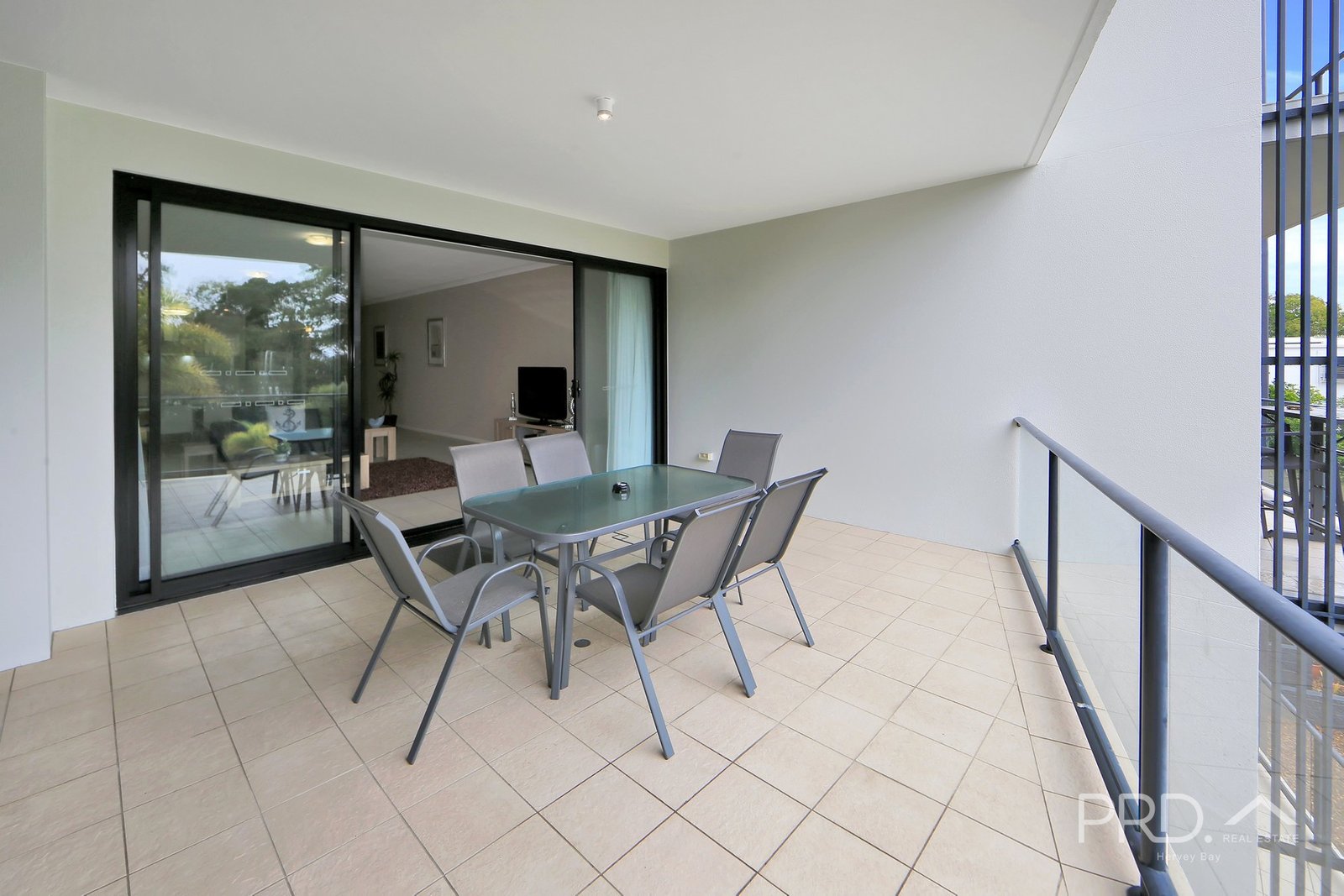 15/371 Esplanade  SCARNESS 11