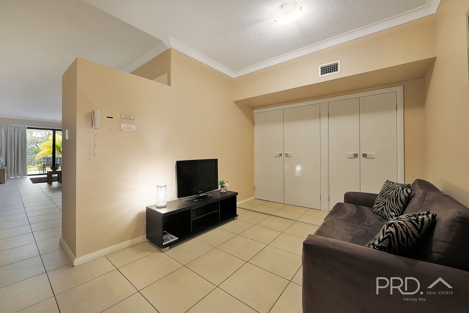 15/371 Esplanade  SCARNESS 16