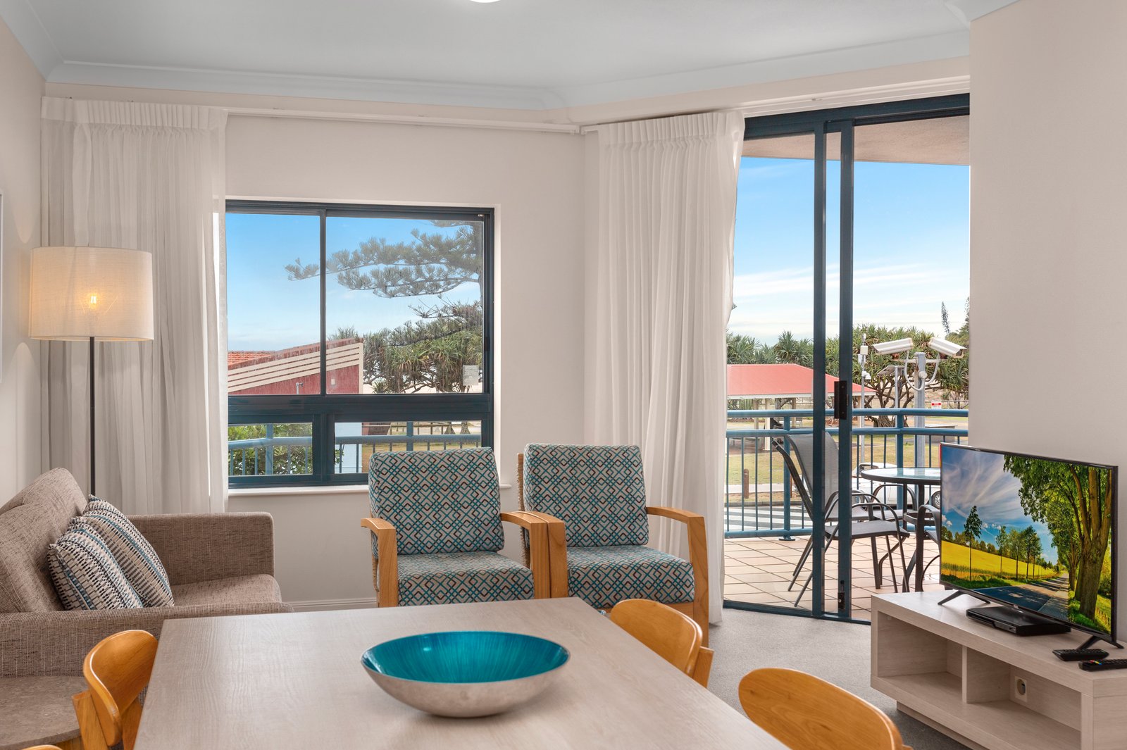 154-156/99 Griffith Street COOLANGATTA 2