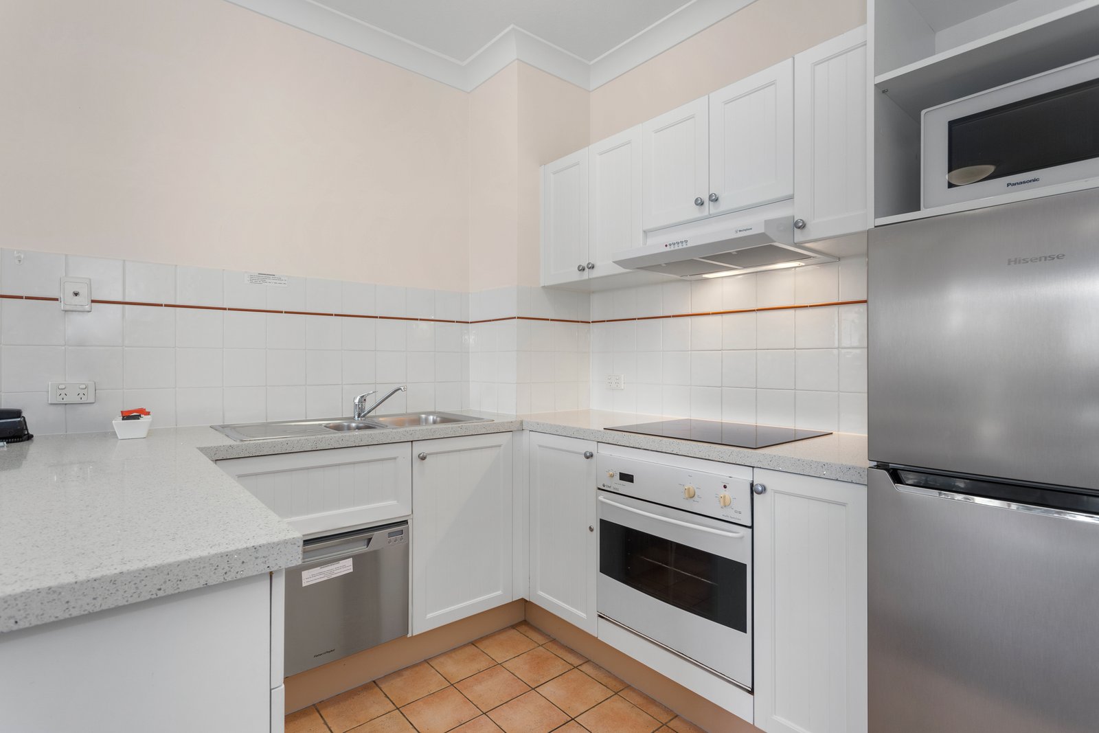 154-156/99 Griffith Street COOLANGATTA 3